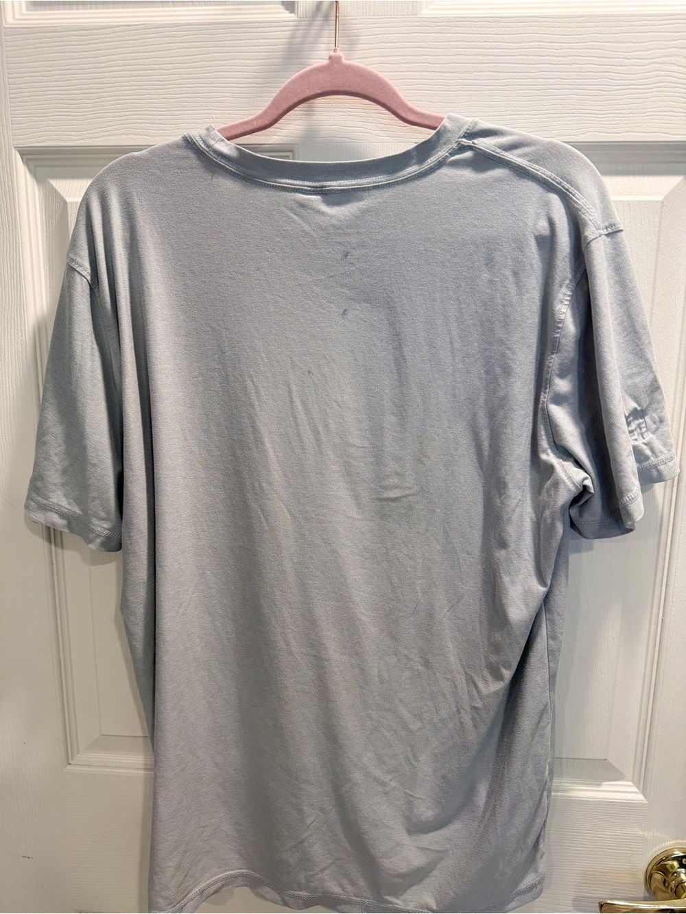 Vuori Strato Tee Men’s Large Athletic Performance Shirt Logo Wear Light Flaws - Picture 5 of 6